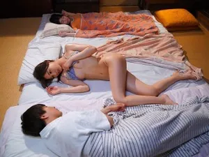 HUNTB-645 Khi tôi làm linh vật, tôi chia sẻ phòng thay đồ với một cô cổ động viên gợi cảm! Hơn nữa, tôi đoán là tôi đã mất cảnh giác vì đang mặc một bộ trang phục dễ thương.