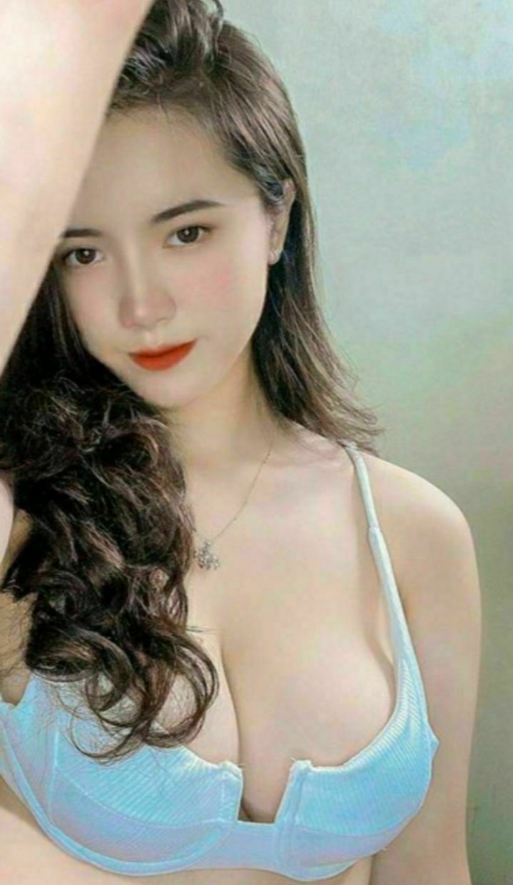 Tra tấn rồi đụ vào lỗ lồn eny xinh đẹp